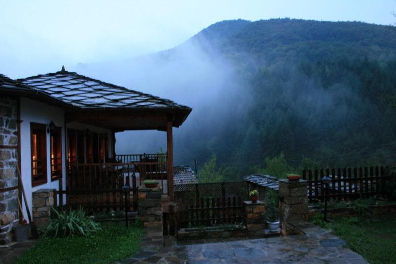 Complex Kosovo Houses Exterior foto