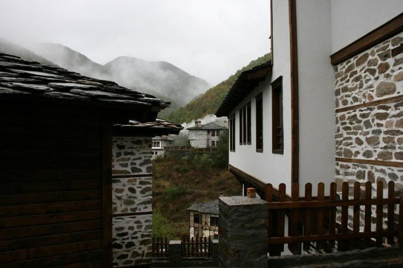 Complex Kosovo Houses Exterior foto